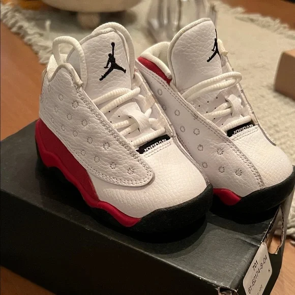Jordan Kids White and Red Sneakers - Picture 2 of 3